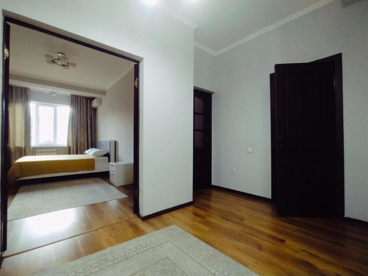 Apartamento Aura On Turusbekova Street 124 Bishkek Exterior foto