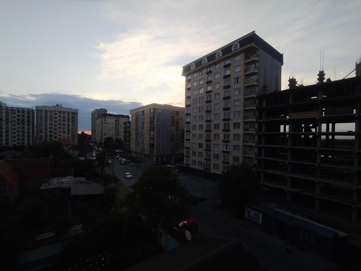 Apartamento Aura On Turusbekova Street 124 Bishkek Exterior foto